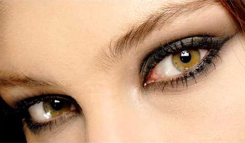 Tips de maquillaje para lucir tus ojos!